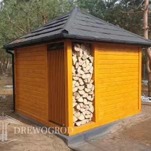 Domek narzędziowy na drewno